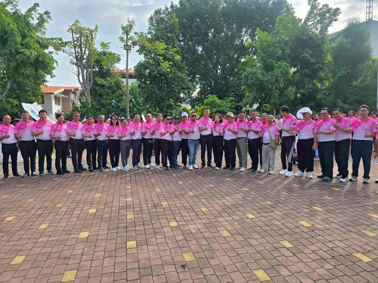 เข้าร่วมพิธีเปิด การแข่งขันกีฬาสัมพันธ์ส่งเสริมสุขภาวะบุคลากรจังหวัดลำพูน “หละปูนสัมพันธ์เกมส์” ครั้งที่ 1 ประจำปี 2569