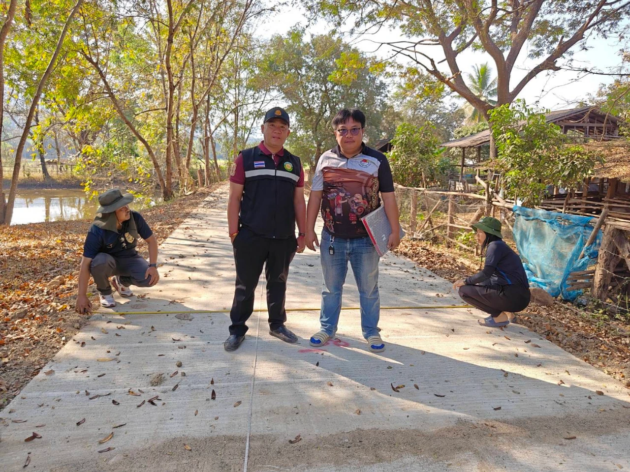 ลงพื้นที่ตรวจสอบมอบงานก่อสร้างถนนคอนกรีตเสริมเหล็กรหัสสายทาง ลพ.ถ 3-0086, ลพ.ถ 3-0032 กว้าง 3.50 เมตร ยาว 440.00 เมตร หนา 0.15 เมตร หรือมีพื้นที่ไม่น้อยกว่า 1,540 ตารางเมตร บ้านบวก หมู่ที่ 3
