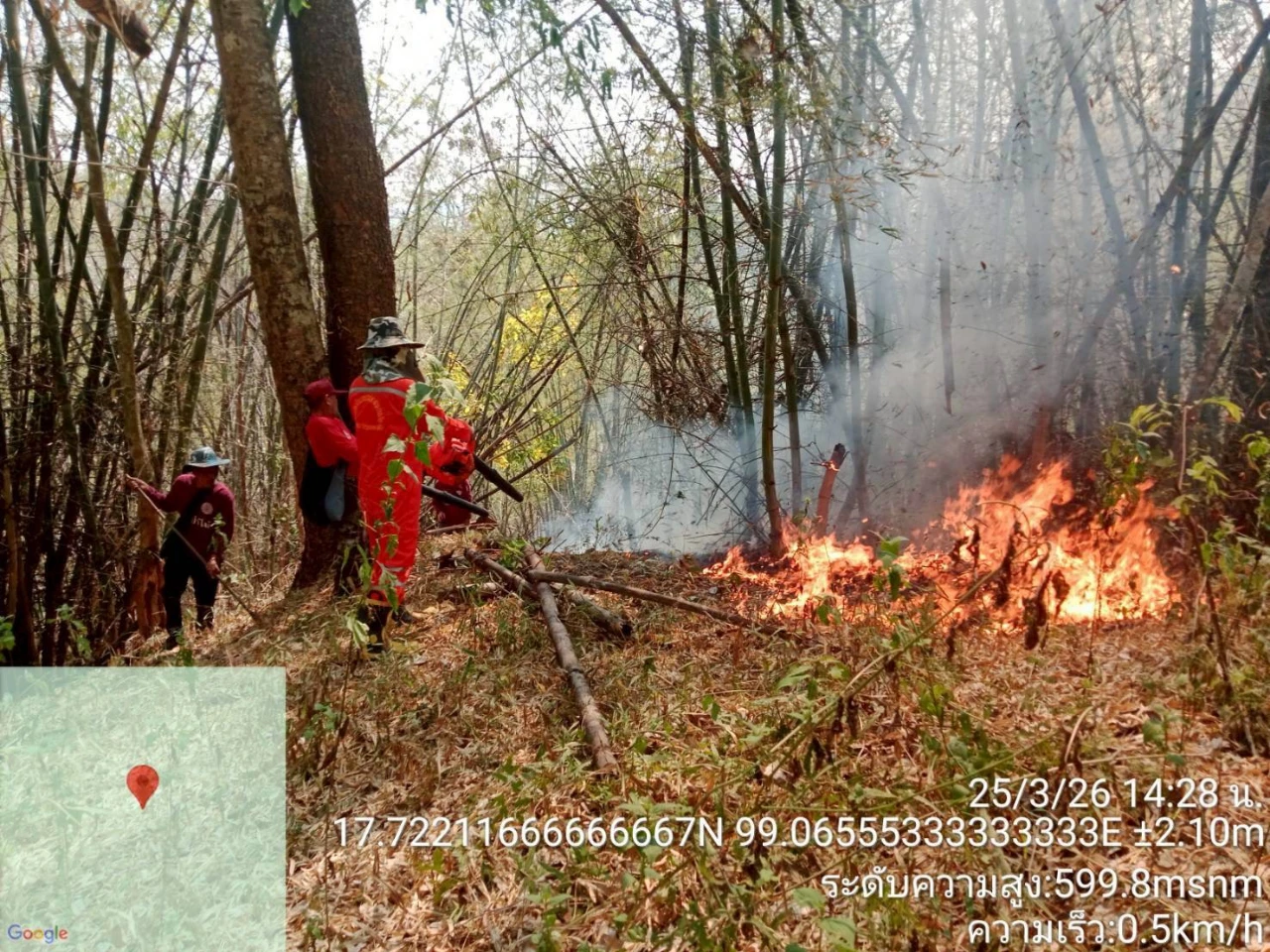 งานป้องกันและบรรเทาสาธารณภัย ร่วมกับฝ่ายปกครองตำบลดงดำ เข้าดับไฟป่าและทำแนวกันไฟ ในพื้นที่ตำบลดงดำ